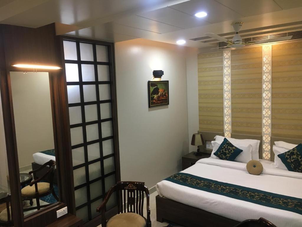 Hotel Ozas Grand Varanasi Exterior photo